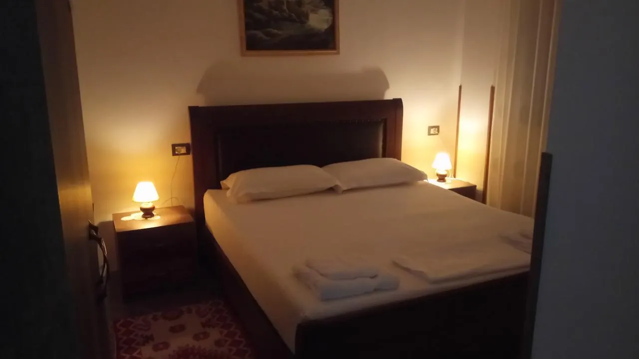Villa Juri Garden Berat 4*,
