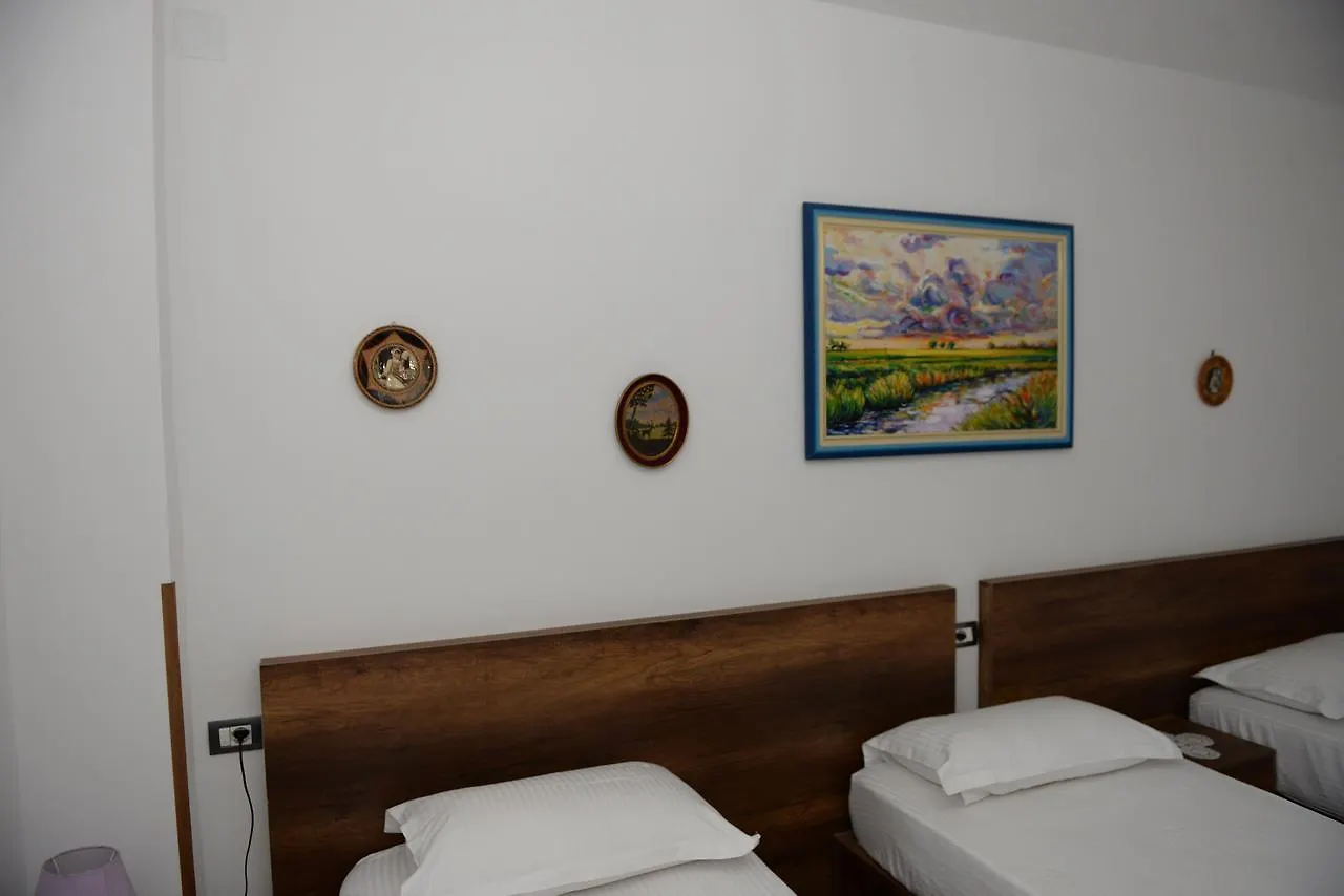 Villa Juri Garden Berat Guest house